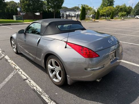 Used 2008 Nissan 350Z Touring RWD image 24