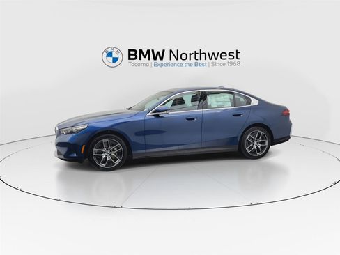 New 2026 BMW 530i xDrive w/ Premium Package image 10