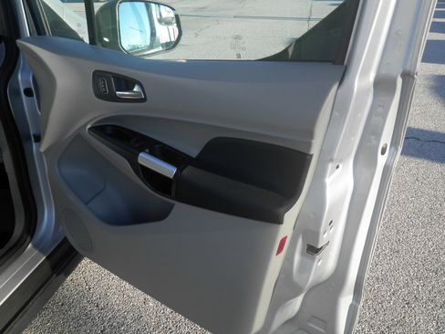 Used 2020 Ford Transit Connect XLT image 21