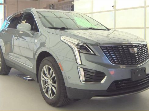 Used 2023 Cadillac XT5 Premium Luxury w/ Technology Package image 2
