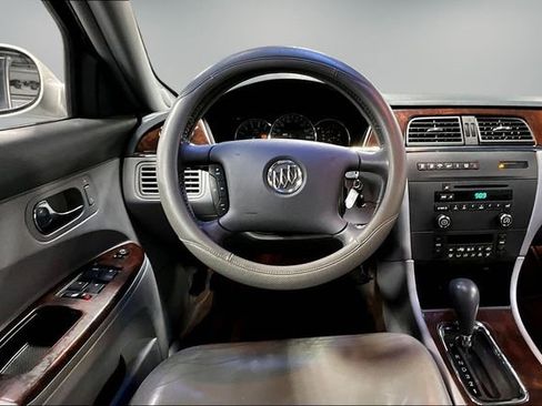 Used 2007 Buick LaCrosse CXL image 9