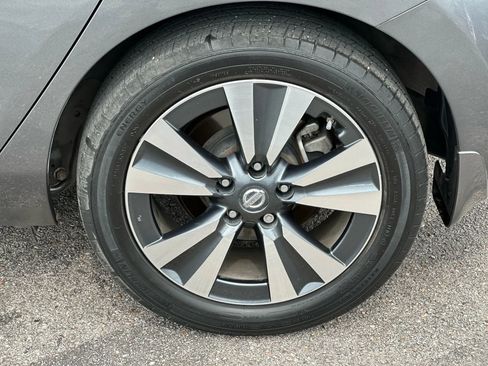 Used 2017 Nissan Leaf SL image 24