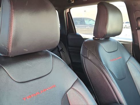 Used 2025 Jeep Compass Trailhawk AWD/4WD image 18
