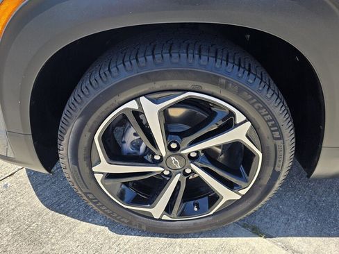 Used 2021 Chevrolet TrailBlazer RS w/ Technology Package FWD image 9