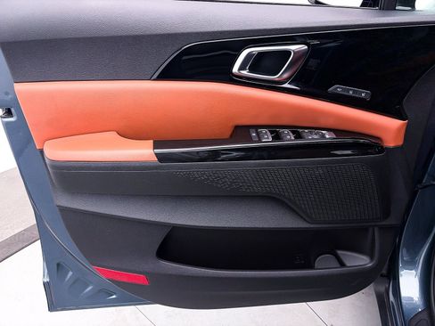 Used 2022 Kia Carnival SX image 18