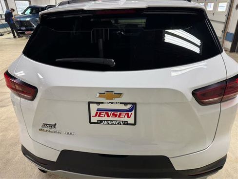 Certified 2025 Chevrolet Blazer LT w/ Convenience Package AWD/4WD image 5