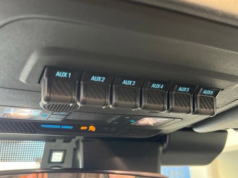 New 2025 Ford Bronco Badlands image 15