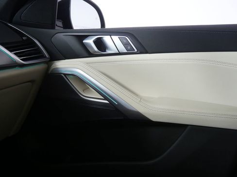 Used 2022 BMW X6 xDrive40i w/ M Sport Package image 26