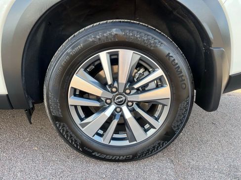 Used 2023 Nissan Pathfinder SL image 11