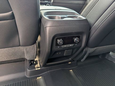 Used 2026 Chevrolet Traverse High Country w/ LPO, Floor Liner Package FWD image 31