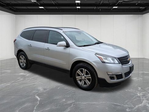 Used 2017 Chevrolet Traverse LT image 7