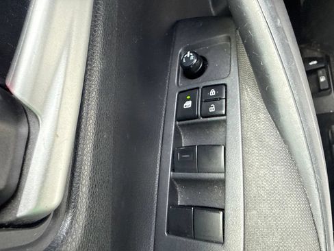 Used 2020 Toyota Corolla LE FWD image 13