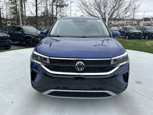 Used 2023 Volkswagen Taos SE image 3