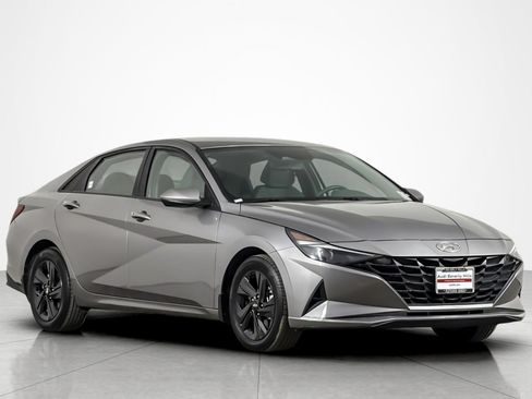 Used 2023 Hyundai Elantra SEL FWD image 7