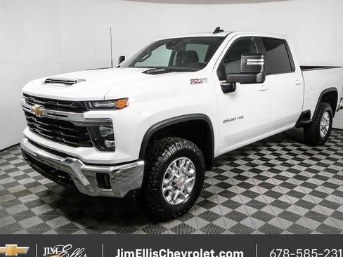 Used 2024 Chevrolet Silverado 2500 LT AWD/4WD image 22
