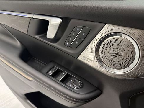 Certified 2025 Buick Enclave Avenir image 25