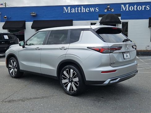 Used 2025 Mitsubishi Outlander SE AWD/4WD image 5