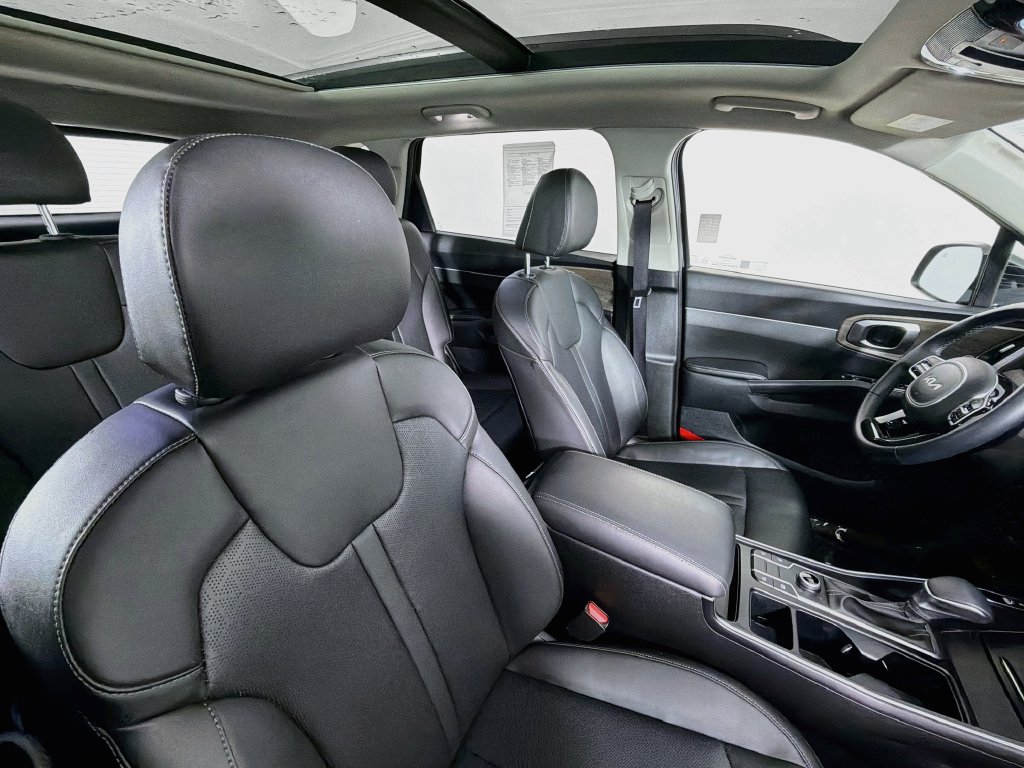Used 2023 Kia Sorento S w/ Panoramic Sunroof Package AWD/4WD image 29