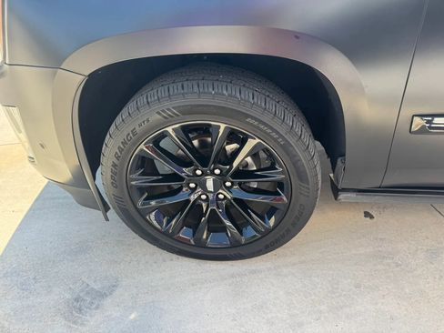 Used 2019 Cadillac Escalade Platinum w/ Escalade Sport Edition AWD/4WD image 27