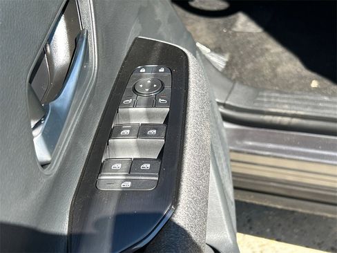 Used 2026 Nissan Kicks SV w/ Charging Package image 12