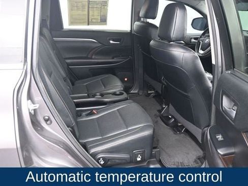 Used 2017 Toyota Highlander Limited AWD/4WD image 14