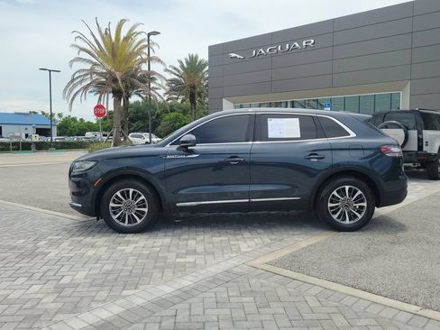 Used 2022 Lincoln Nautilus Reserve FWD image 2