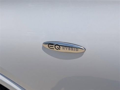 Used 2025 Mercedes-Benz GLC 350e 4MATIC image 12