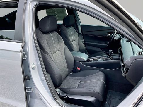 Used 2024 Honda Accord Sport image 7