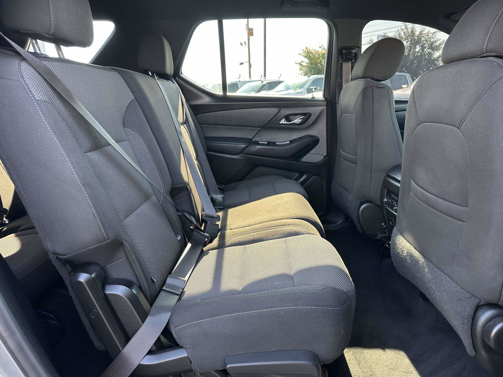 Used 2023 Chevrolet Traverse LT FWD image 28