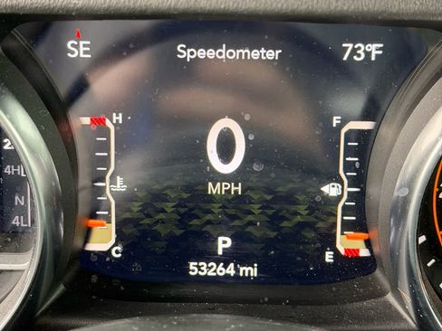 Used 2023 Jeep Gladiator Overland AWD/4WD image 9