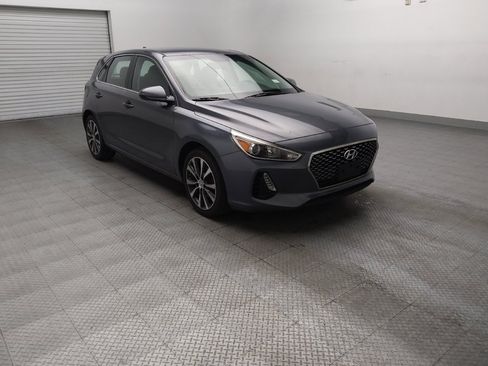 Used 2018 Hyundai Elantra GT FWD image 13