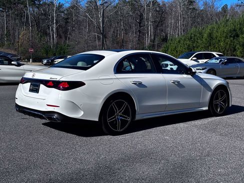 Used 2025 Mercedes-Benz E 350 4MATIC Sedan image 13