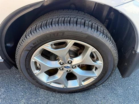 Used 2017 Subaru Forester 2.5i Touring AWD/4WD image 14