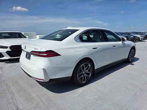 New 2027 BMW 530i RWD image 4