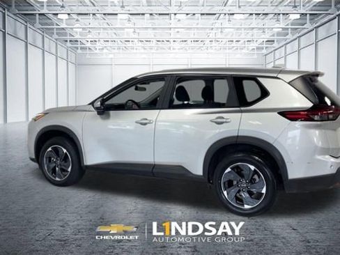 Used 2024 Nissan Rogue SV FWD image 7