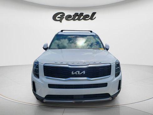 Used 2022 Kia Telluride EX w/ EX Premium Package FWD image 3