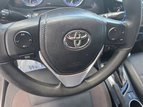 Used 2017 Toyota Corolla LE w/ Carpet Mat Package (TMS) FWD image 15