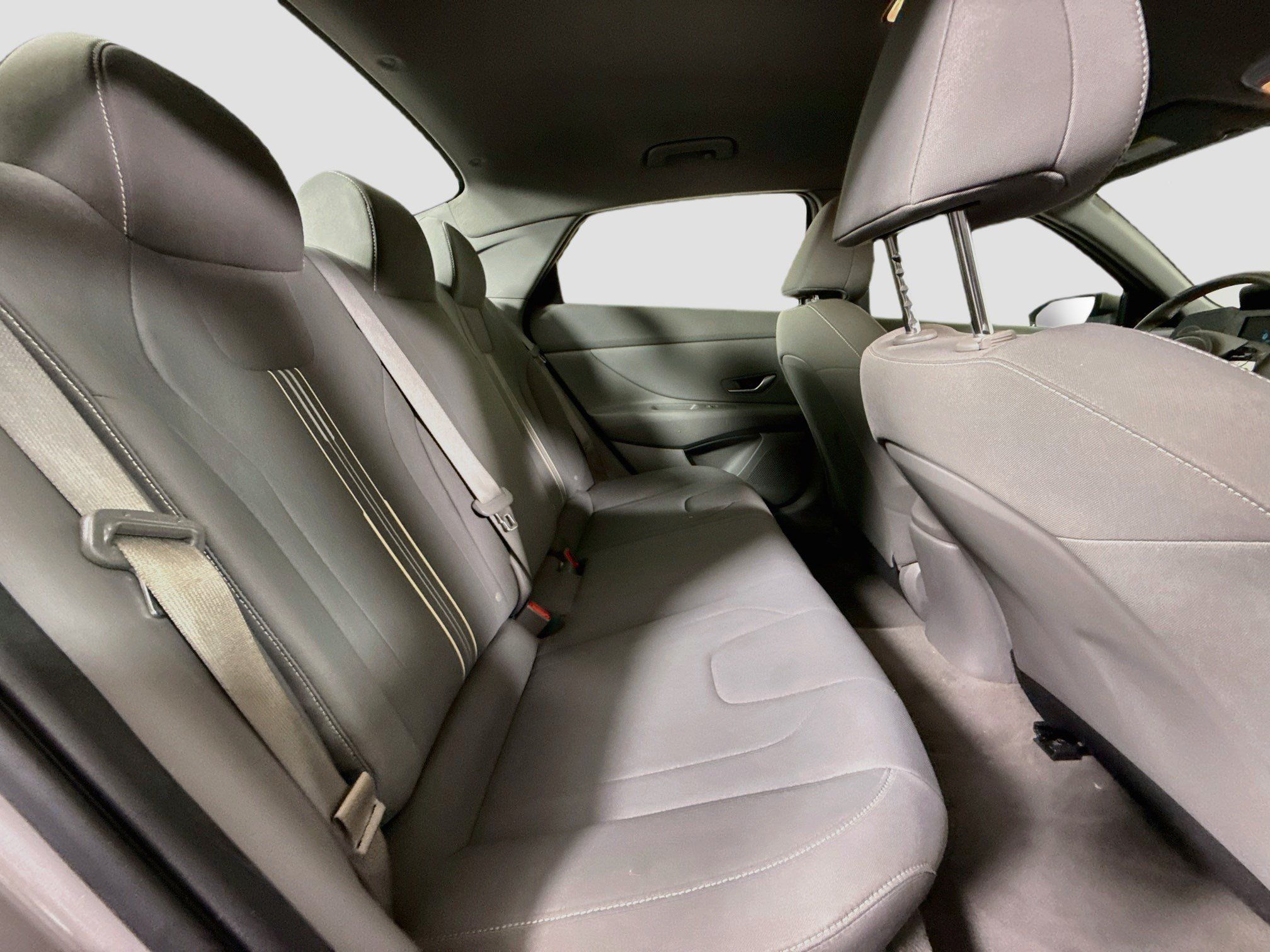 Used 2022 Hyundai Elantra SEL w/ Convenience Package FWD image 27
