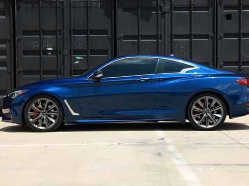 Used 2019 INFINITI Q60 Red Sport 400 w/ Cargo Package RWD image 4