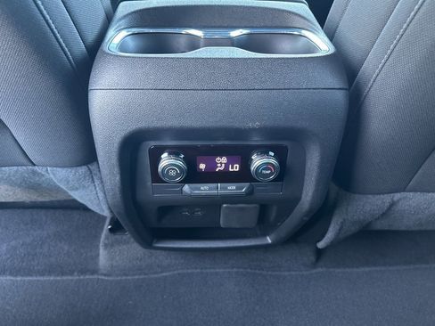 Used 2025 GMC Acadia Elevation image 14