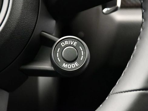 Certified 2026 Porsche Macan Turbo AWD/4WD image 28
