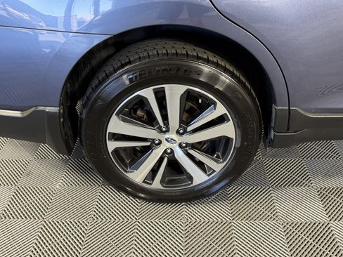 Used 2018 Subaru Outback 3.6R Limited image 32