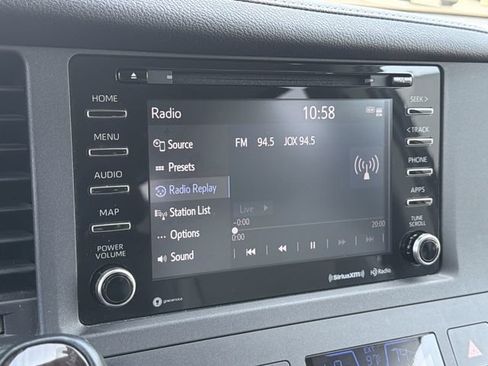 Used 2018 Toyota Sienna XLE w/ XLE Navigation Package FWD image 19