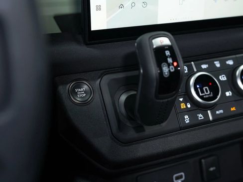 Used 2023 Land Rover Defender 110 75th Limited Edition image 20