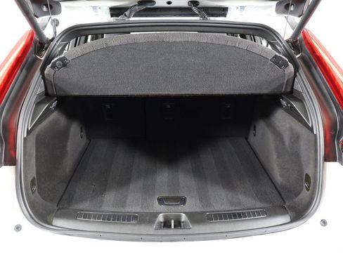 Used 2024 Cadillac XT4 Premium Luxury image 19