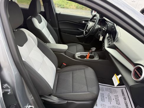 New 2025 Chevrolet Trax RS w/ Driver Confidence Package image 9