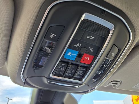 Used 2024 Jeep Wagoneer L Series III w/ Premium Group I AWD/4WD image 59