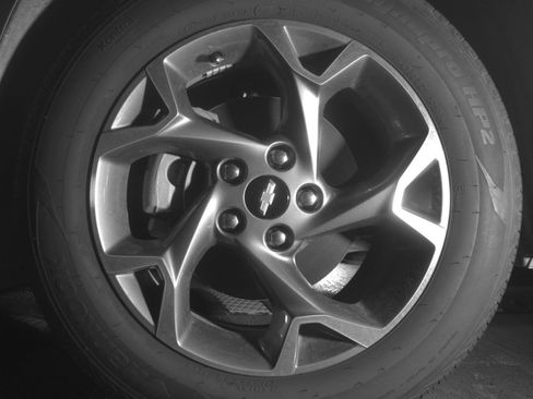 Used 2025 Chevrolet Trax LT FWD image 15