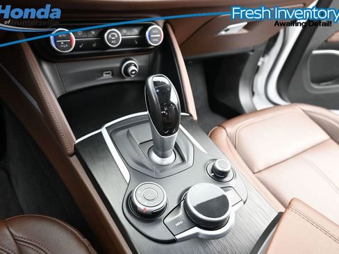 Used 2018 Alfa Romeo Stelvio AWD image 29
