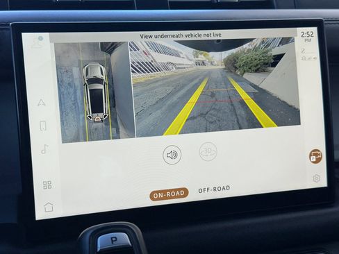 Used 2023 Land Rover Defender 130 X-Dynamic SE image 23